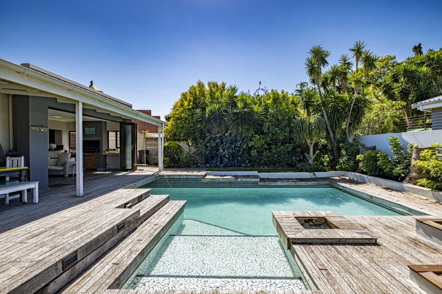 4 Bedroom Property for Sale in Summerstrand Eastern Cape